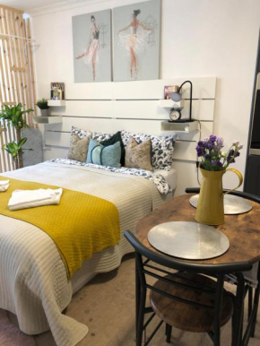 Studio Flat, Manchester
